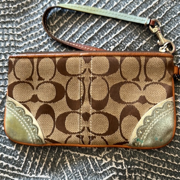 Coach tropical wristlet - Picture 2 of 6